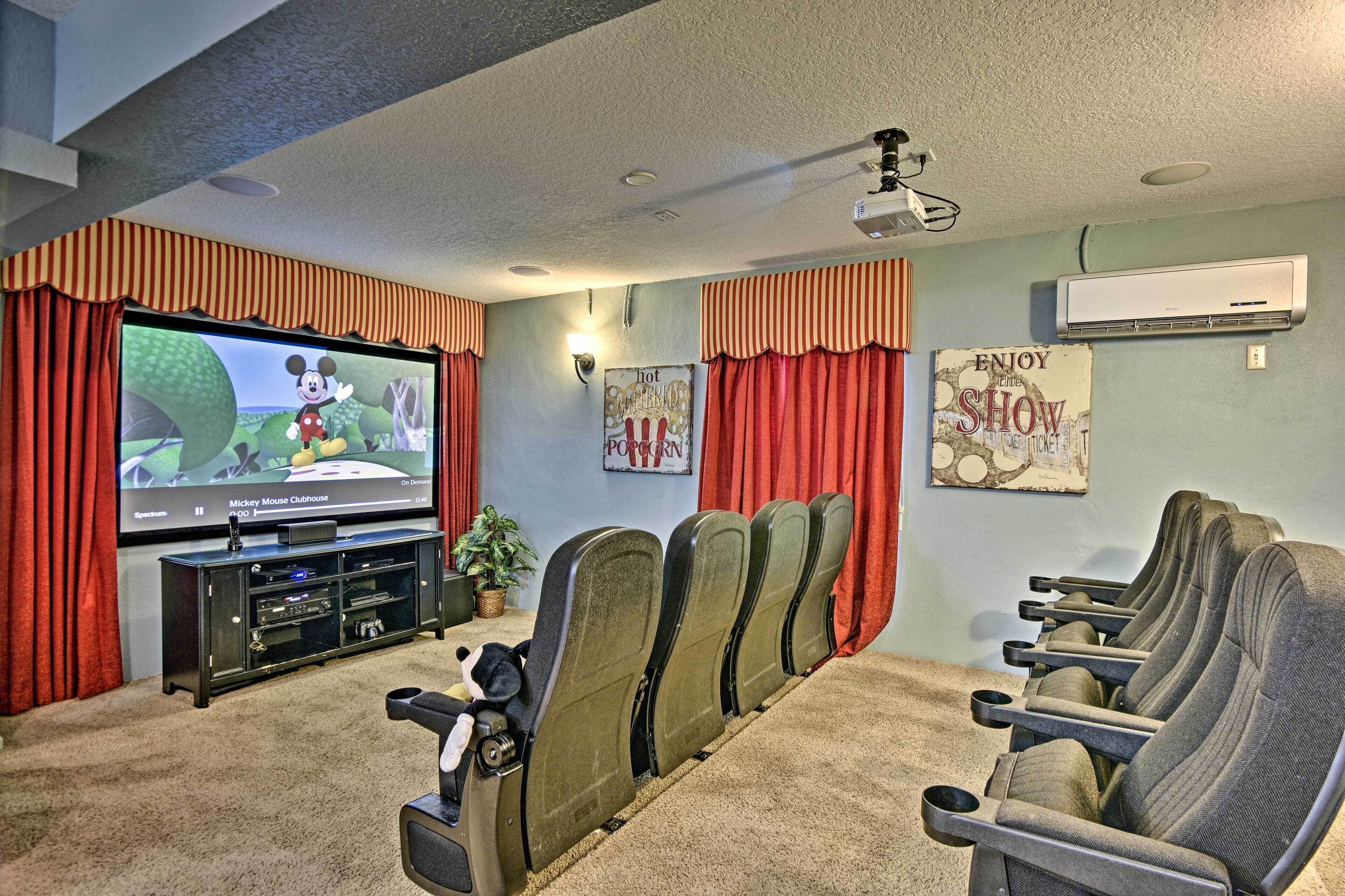 Disney Retreat: Private Pool, Theater & Game Room!