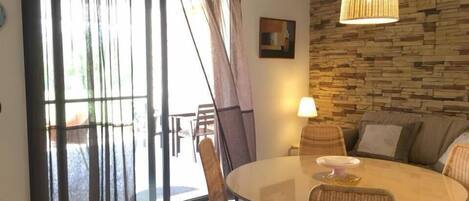 Appartement, 1 chambre | Coin séjour