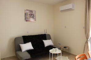 Apartment | Iron/ironing board, free WiFi, bed sheets - PMP Adamia 208B (Pegeia)
