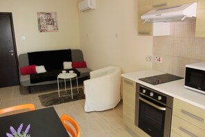 Apartment | Iron/ironing board, free WiFi, bed sheets - PMP Adamia 106B (Pegeia)