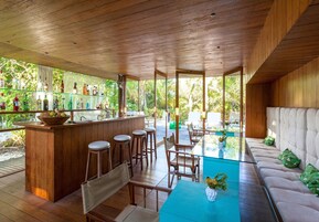 Bar (en el alojamiento)