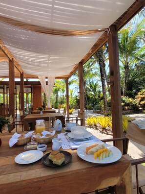 Breakfast meal - Hotel Vila Naia (Prado)