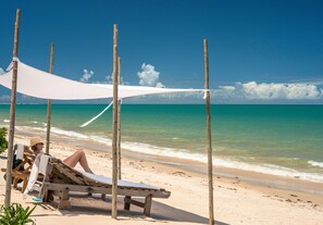 Beach nearby, white sand, free beach cabanas, sun-loungers