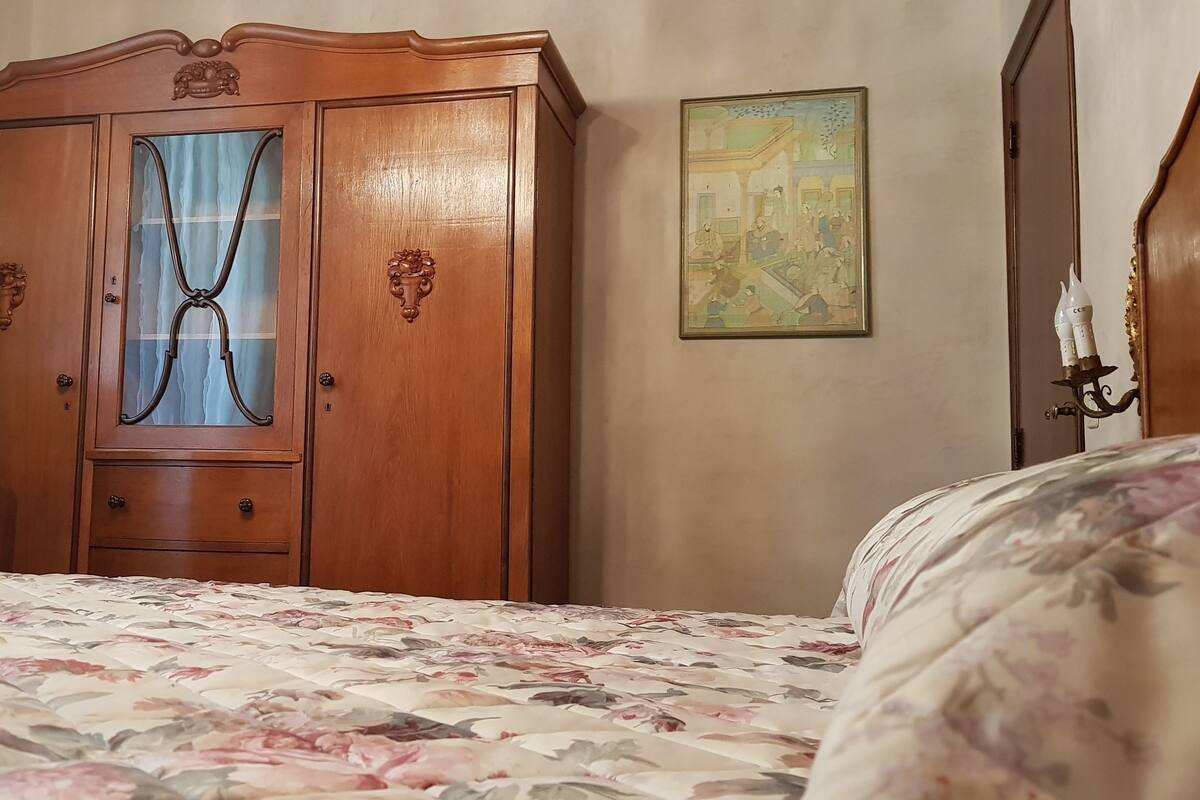 Individually decorated, individually furnished, free WiFi, bed sheets