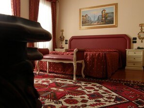 Una televisión de pantalla plana