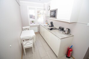 Private kitchen - Seafarer Court - Warm and Cozy Apartment (Reykjavik)