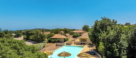 Seasonal outdoor pool, pool umbrellas, sun loungers
