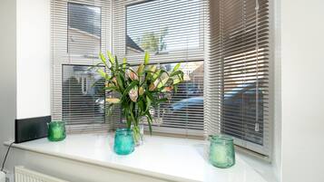 Superior-Haus, eigenes Bad, Gartenblick (KVM - Whitebeam House) | Lounge