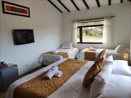 Standard Quadruple Room | Iron/ironing board, free WiFi, bed sheets