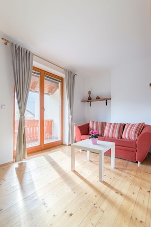 Televisión de pantalla plana 82 cm con canales de televisión digitales