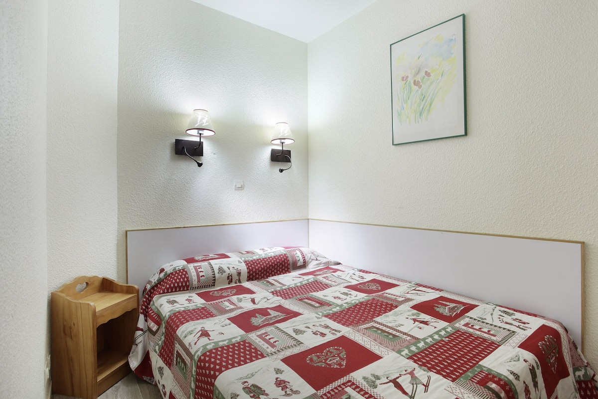 1 kamar tidur, kedap suara, dan tempat tidur bayi (biaya tambahan)