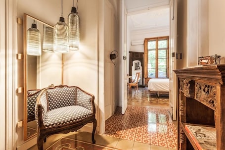 Sala de estar en el lobby. Factory Suites Barcelona