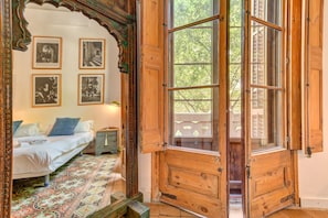 Twin Room, City View | Desk, free WiFi, bed sheets