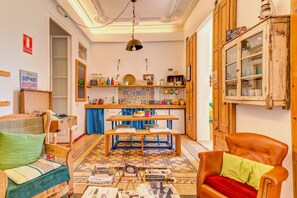 Living area - Factory Suites Barcelona (Barcelona)