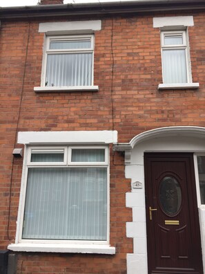 Façana frontal de l'allotjament