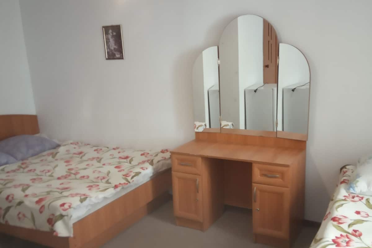 Triple Room, Courtyard View | Blackout drapes, iron/ironing board, rollaway beds, bed sheets