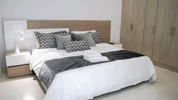 Căn hộ Tiêu chuẩn | 1 phòng ngủ, bàn, bàn ủi/dụng cụ ủi quần áo