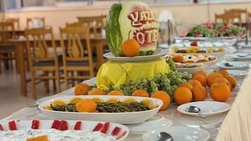Se sirven desayunos, comidas y cenas