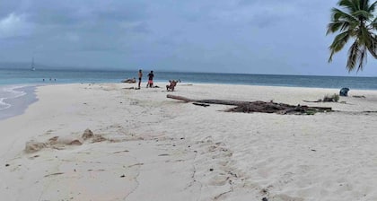 Cabins on paradise San Blas island