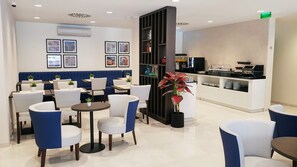 Daily buffet breakfast for a fee - Porto City Hotel (Porto)