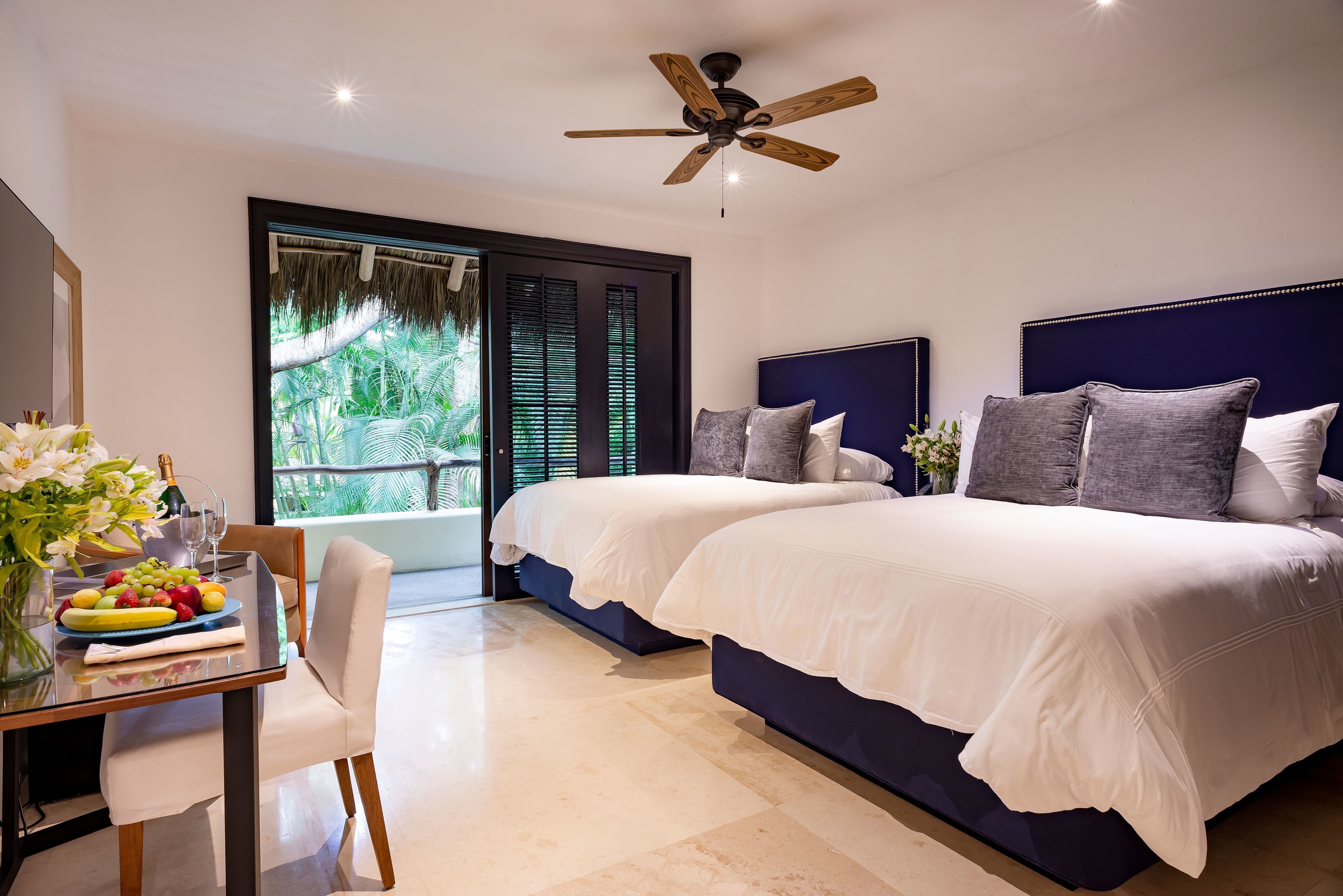 Villa de lujo | Ropa de cama de alta calidad, colchones Select Comfort, caja fuerte