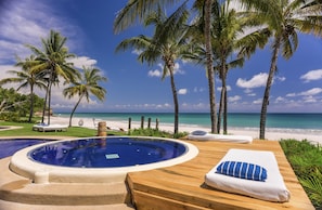 3 piscines extérieures, cabanons gratuits, parasols de plage