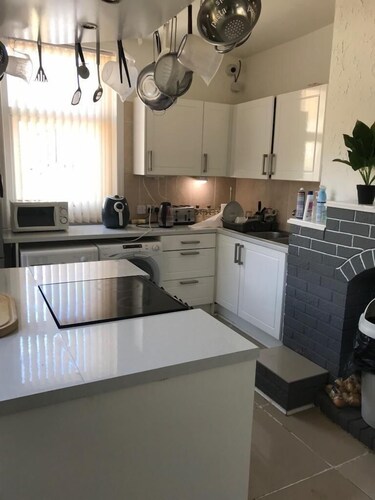 OYO Woodville Lodge Leeds