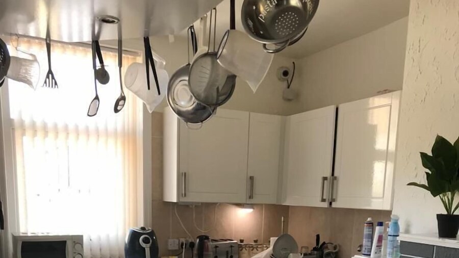 OYO Woodville Lodge Leeds