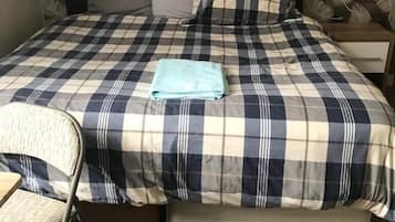 Iron/ironing board, free WiFi, bed sheets