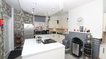 TĂ€gliches groĂes FrĂŒhstĂŒck (5 GBP pro Person)