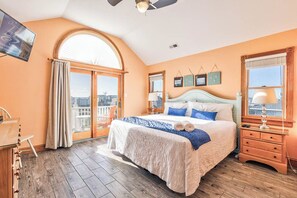 8 bedrooms, WiFi, bed sheets