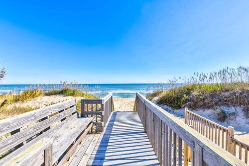 SunFish | Oceanfront | Private Pool, Hot Tub | Nags Head