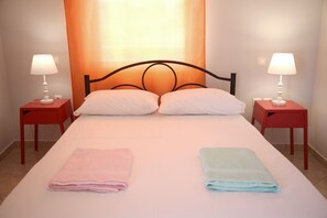 2 chambres, fer et planche à repasser, Wi-Fi, draps fournis