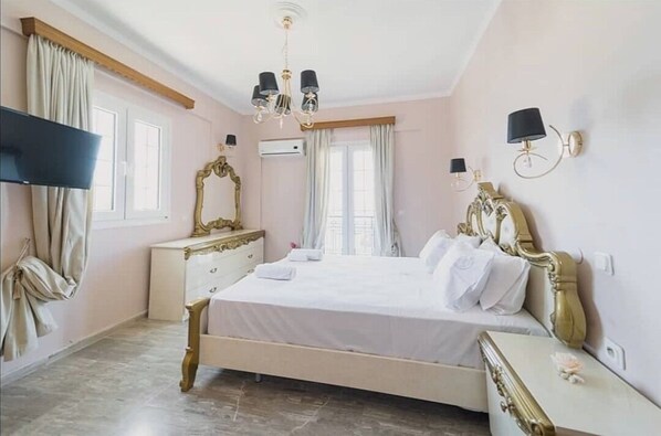 1 bedroom, iron/ironing board, free WiFi, bed sheets - Classic one bedroom Hooneymoon Suite n17 (Poros, Cephalonia)