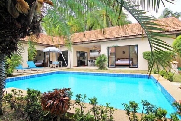 Jomtien Pool Villa Crystal