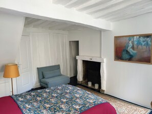 2 chambres, fer et planche Ă repasser, Wi-Fi, draps fournis