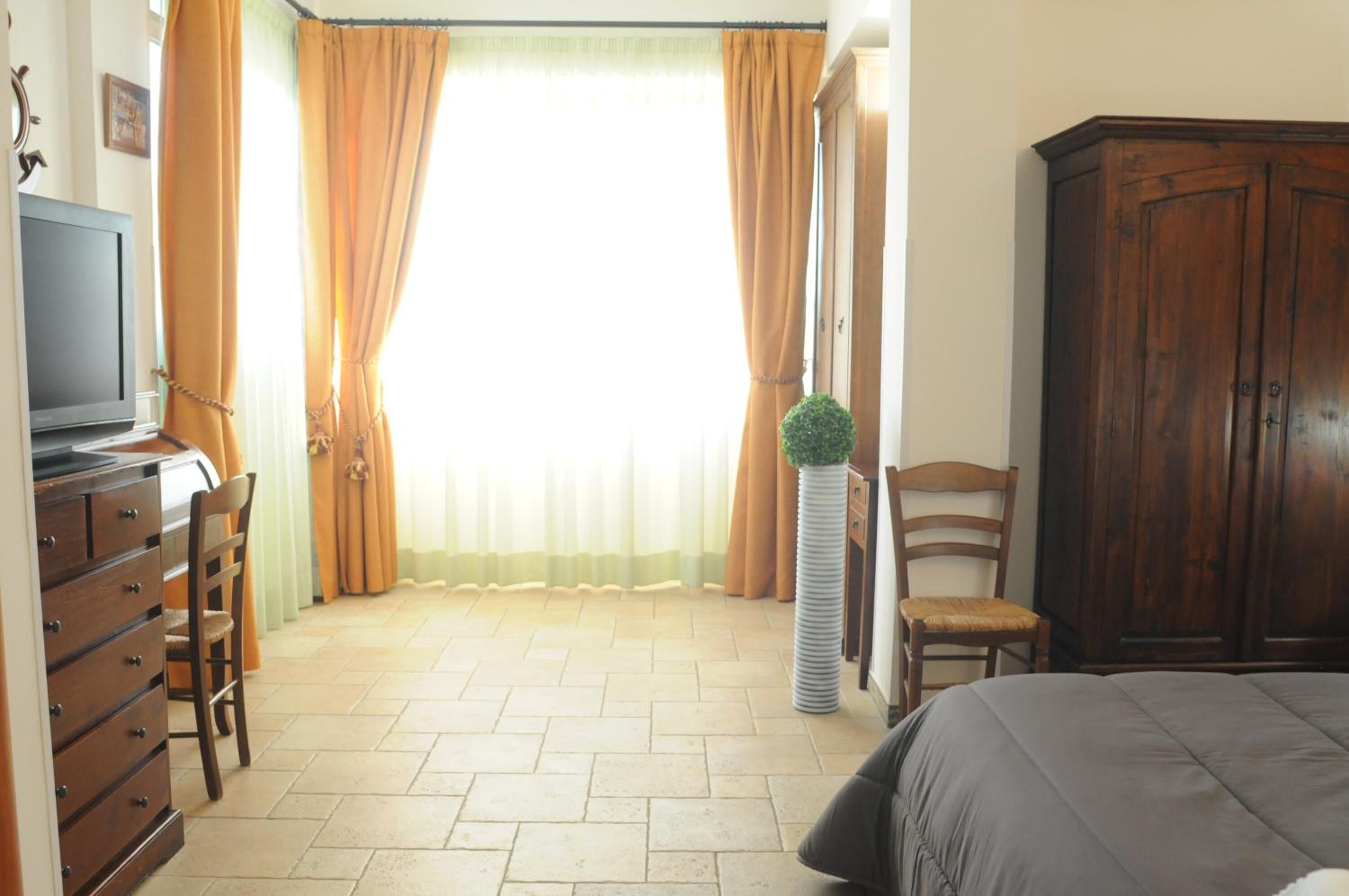 In-room safe, individually decorated, desk, iron/ironing board