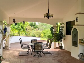 屋外ダイニングエリア