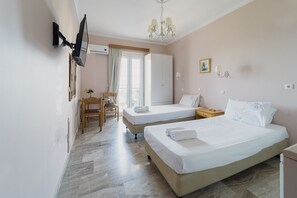 1 habitación, tabla de planchar con plancha, wifi y ropa de cama 