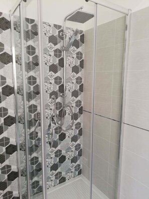Dobbeltrom – comfort, balkong, byutsikt | Dusj på badet