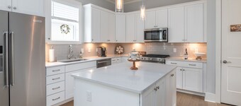 Luxury Home in Old Town Bluffton + FREE Golf Cart. Sleeps 8 - Downtown location