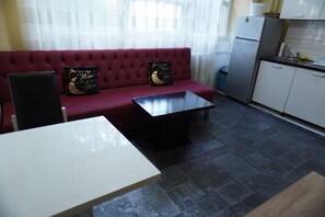 ตู้เย็น, เครื่องชงกาแฟ/ชา, กาต้มน้ำไฟฟ้า, เครื่องปั่น