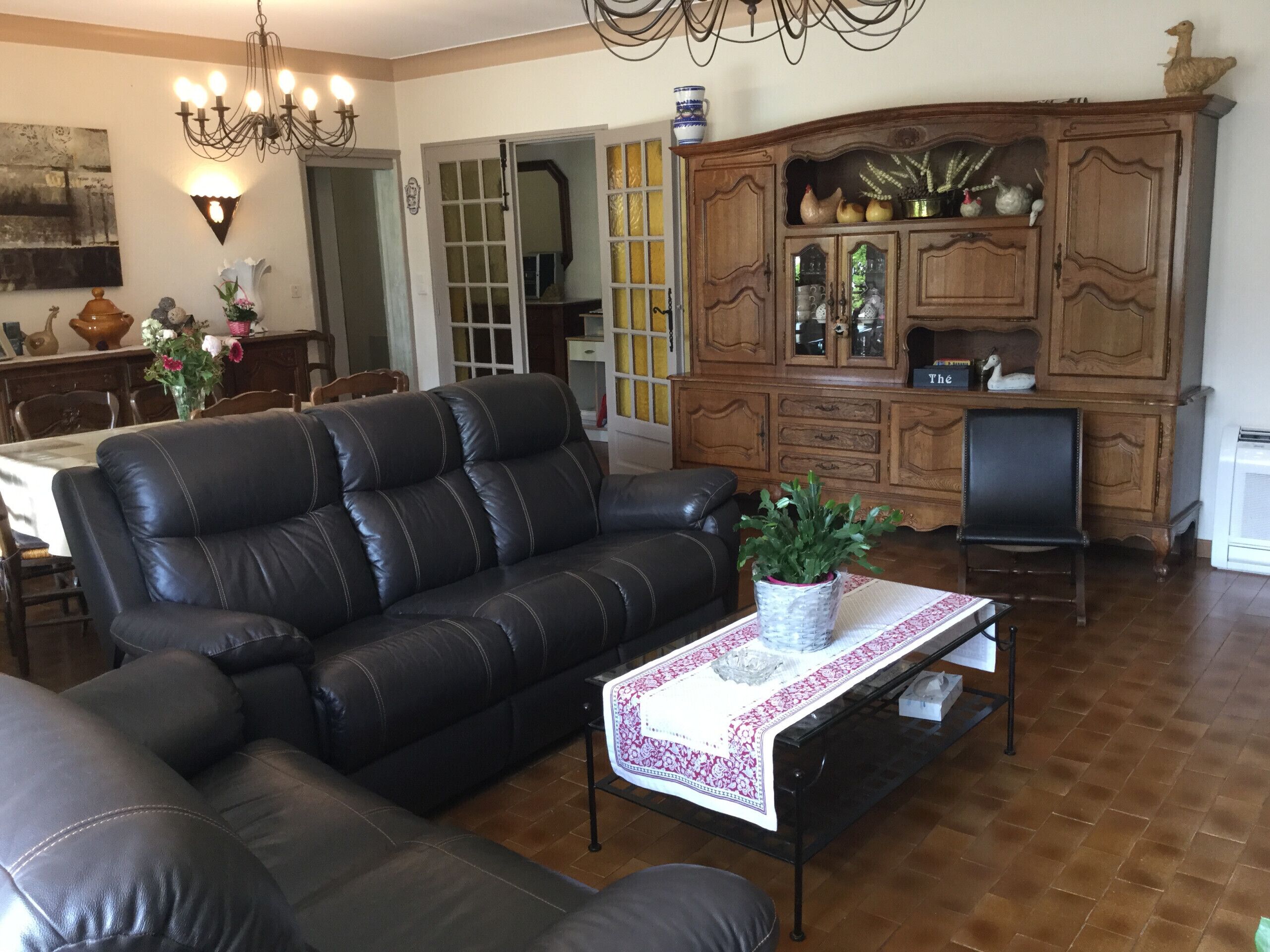 Télévision, cheminée