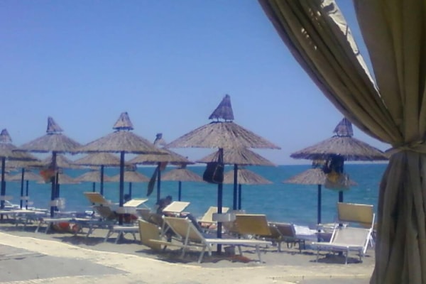 In Strandnähe, Liegestühle