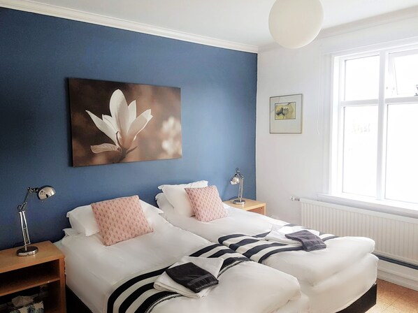 Pillow-top beds, individually decorated, individually furnished - Refurinn Reykjavik Guesthouse - Hostel (Reykjavik)