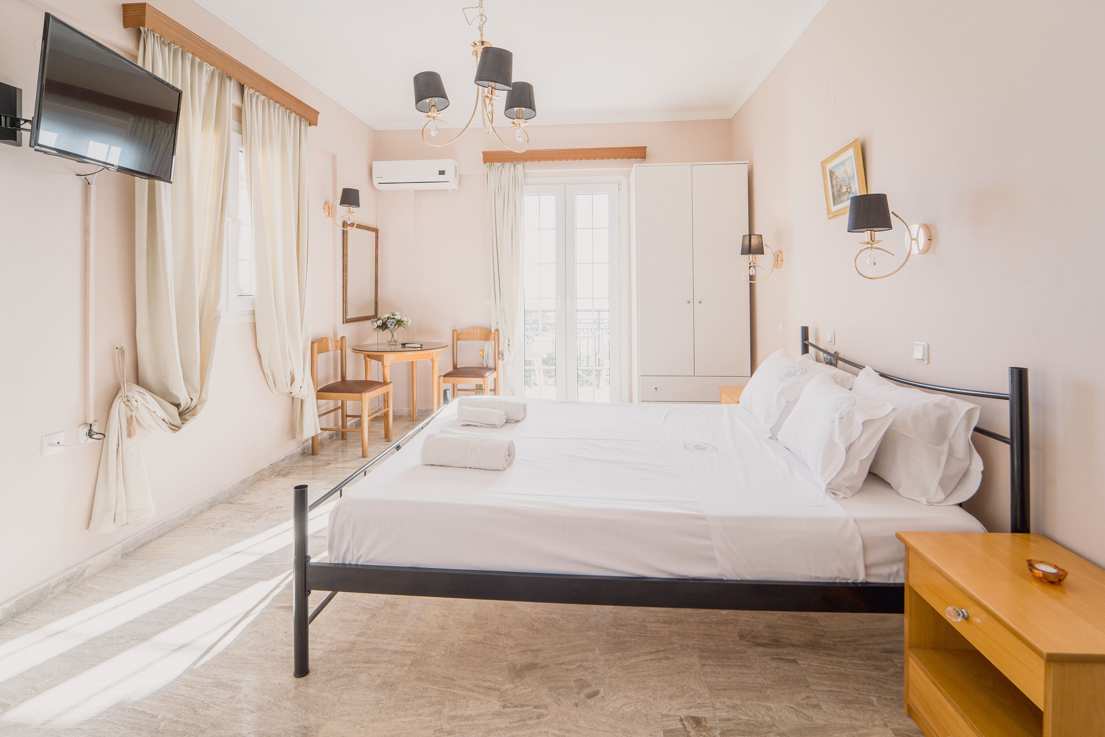 1 soverom, strykejern/-brett, wi-fi og sengetøy