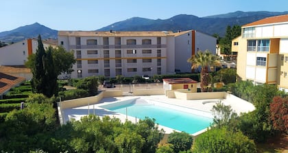 Swimming pool and sea apartment 5 minutes away 2 stars