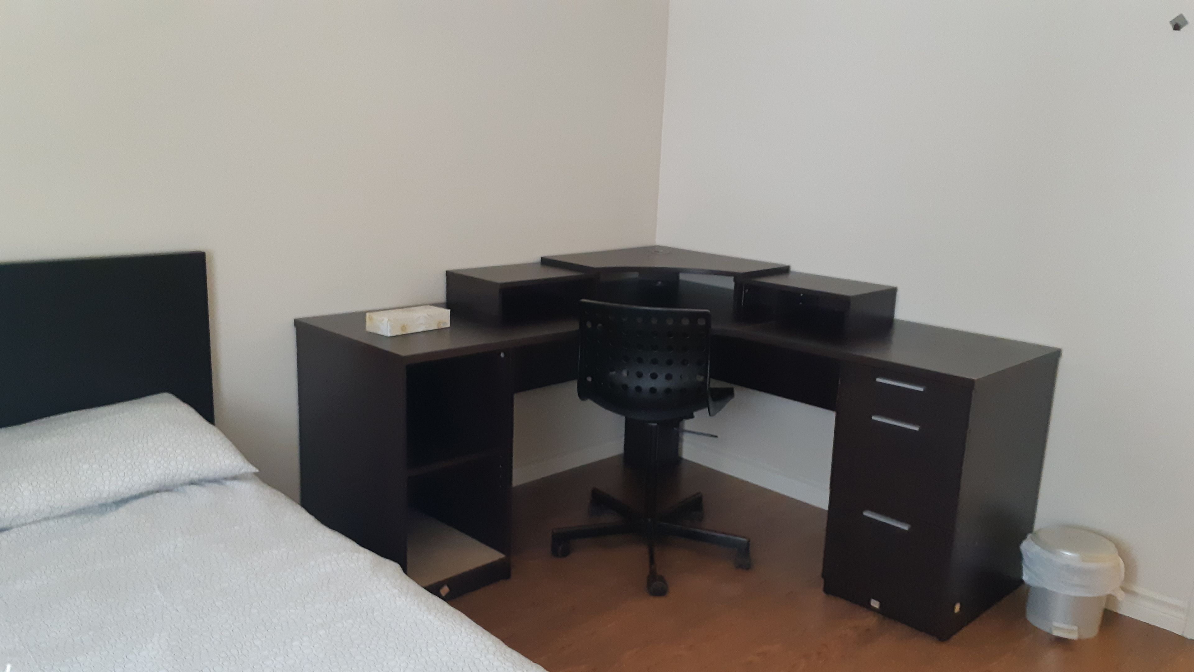 Main Floor Room #4 | Soundproofing, iron/ironing board, rollaway beds, free WiFi