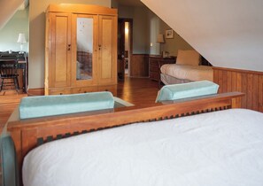 Top of the Stairs | 1 bedroom, desk, free WiFi, bed sheets