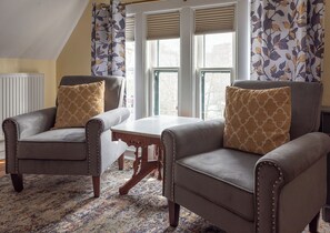 The Retreat | Desk, free WiFi, bed sheets - William Henry Miller Inn (Ithaca)